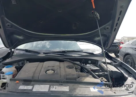 2013 Volkswagen Passat 2.5L Se z USA, uszkodzony, nr VIN 1VWBP7A33DC095998